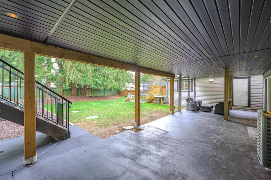 Private 1 Bedroom In Brookswood Langley Exterior photo
