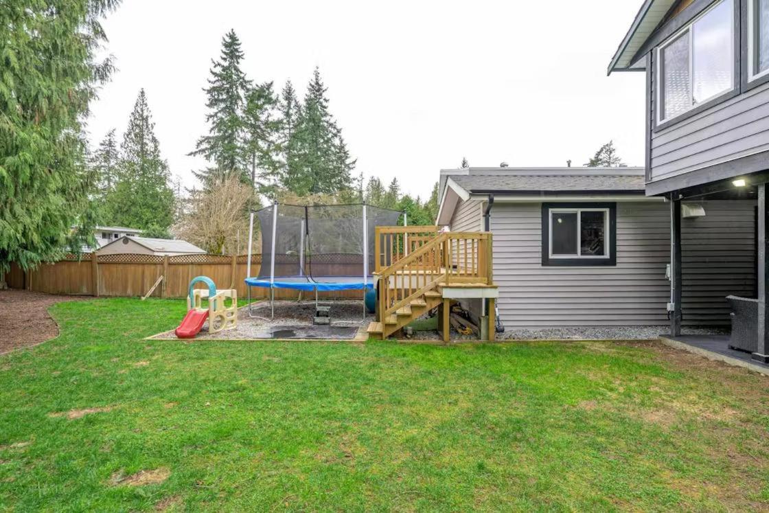Private 1 Bedroom In Brookswood Langley Exterior photo